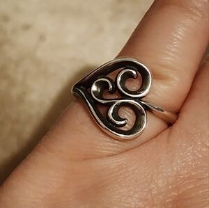 James Avery Sterling Silvet Heart Scroll Ring Size 8.75